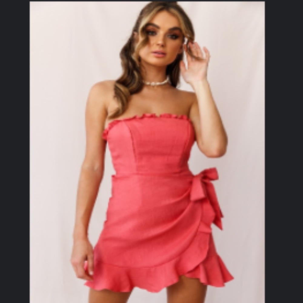 Selfie Leslie Dress